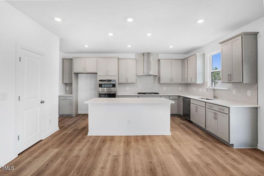 silverstone-bedford-lot-372-kitchen