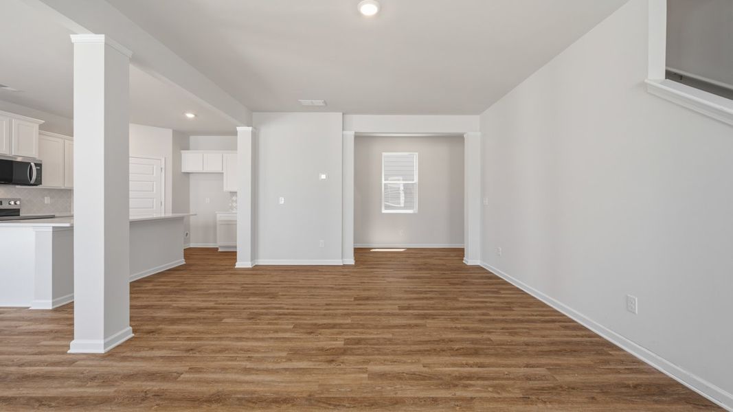 Spacious, unfurnished interior of a new home in Shoal Creek, Hampton (Image 16).