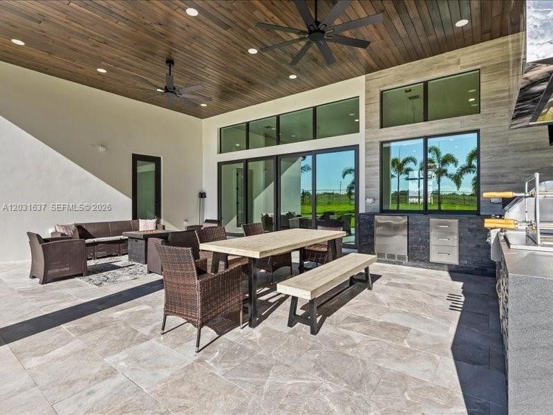 Exterior details and patio area of a home in , Port St. Lucie (Image 32).