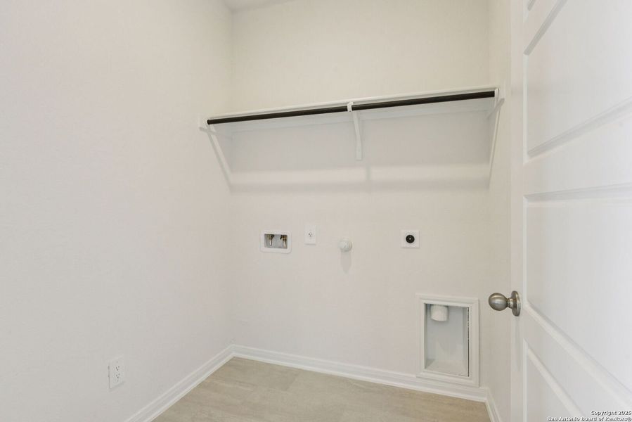 Spacious, unfurnished interior of a new home in Royal Crest, San Antonio (Image 23). Spacious, unfurnished interior of a new home in Royal Crest, San Antonio (Image 23).