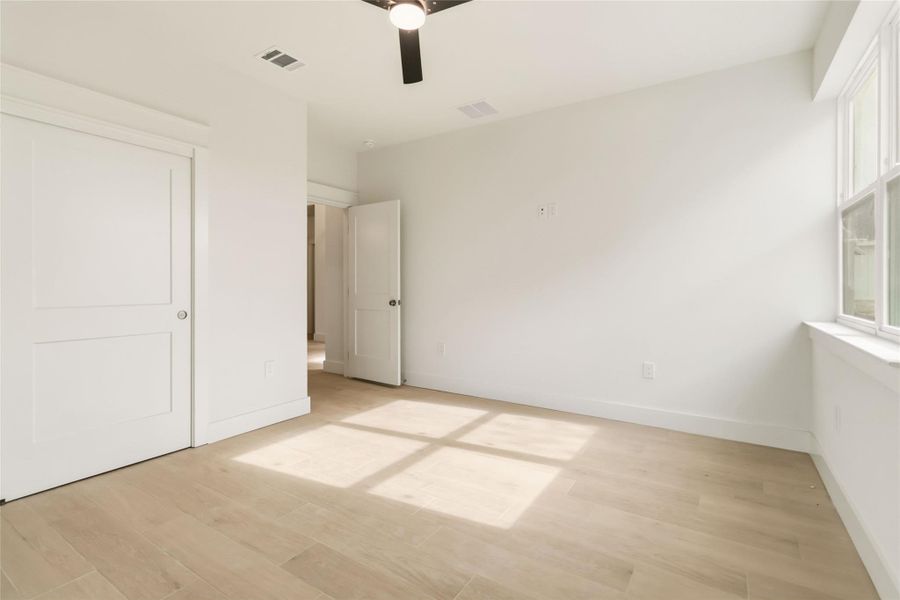 2nd bedroom without virtual staging