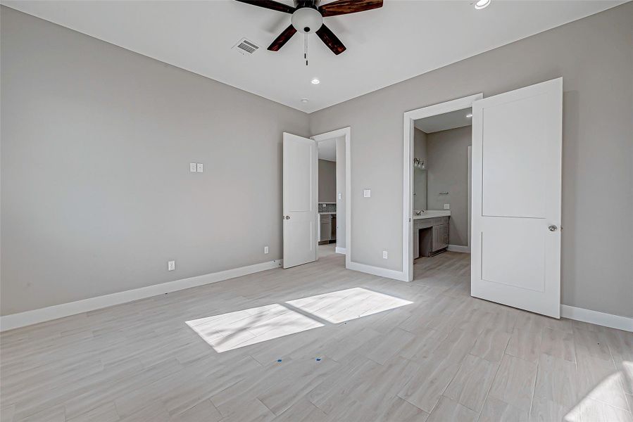 Spacious, unfurnished interior of a new home in , Needville (Image 33). Spacious, unfurnished interior of a new home in , Needville (Image 33).