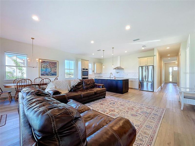 Furnished interior view inside a new home in , Plant City (Image 4).