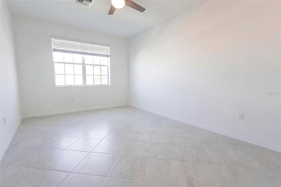 Spacious, unfurnished interior of a new home in , Punta Gorda (Image 32).