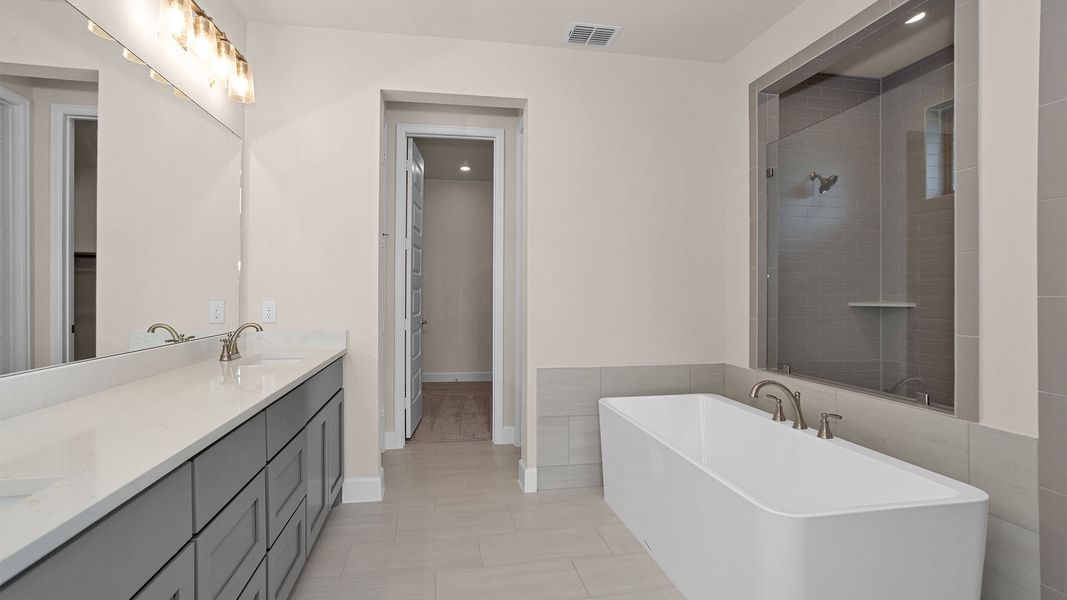 Furnished interior view inside a new home in Fulbrook On Fulshear Creek 60', Fulshear (Image 5). Furnished interior view inside a new home in Fulbrook On Fulshear Creek 60', Fulshear (Image 5).