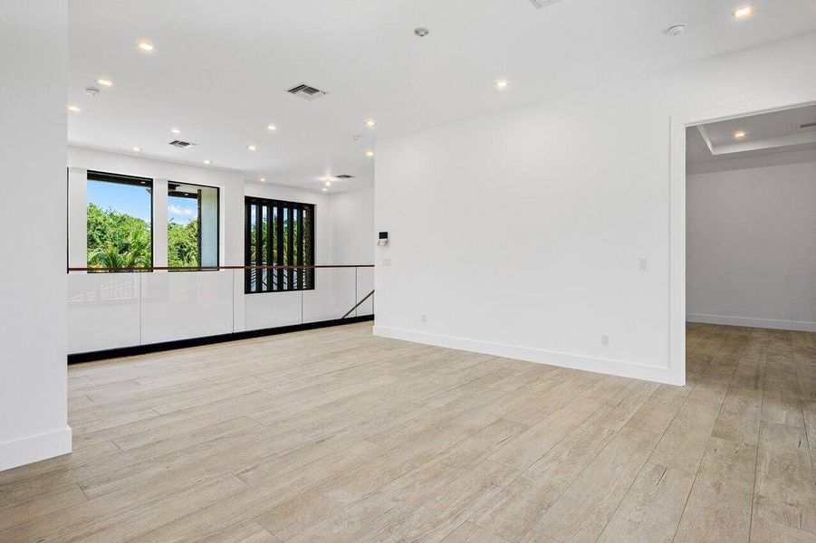 Spacious, unfurnished interior of a new home in , Delray Beach (Image 84).