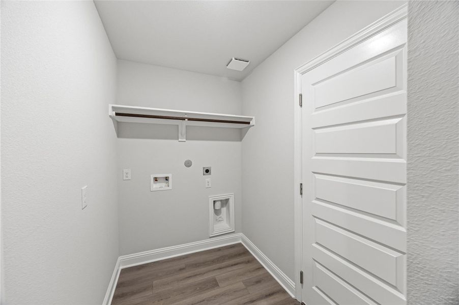 Image 17 of a home in Grand Oaks Reserve.