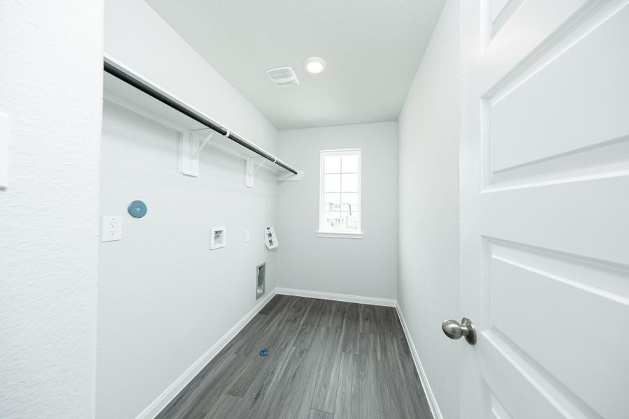 Spacious, unfurnished interior of a new home in Cliffstone Hills, Conroe (Image 6). Spacious, unfurnished interior of a new home in Cliffstone Hills, Conroe (Image 6).