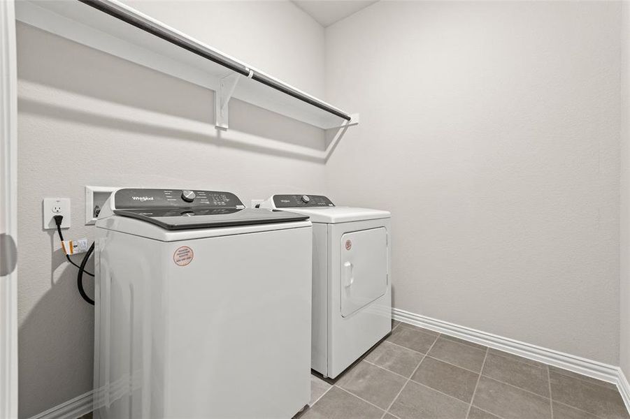 Close-up of interior finishes inside a home in River Ridge, Crandall (Image 7).