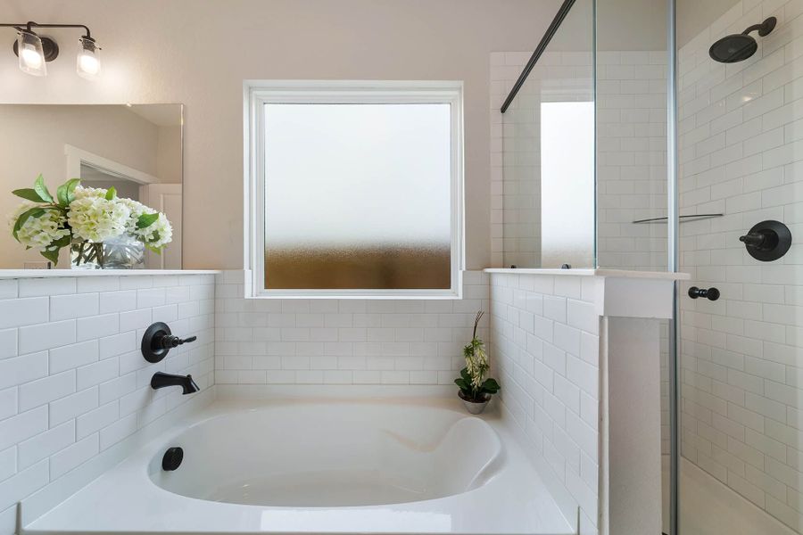 Representative interior finishes for a home built from the Rio Grande by CastleRock Communities in Lone Oak, San Antonio (Image 20).