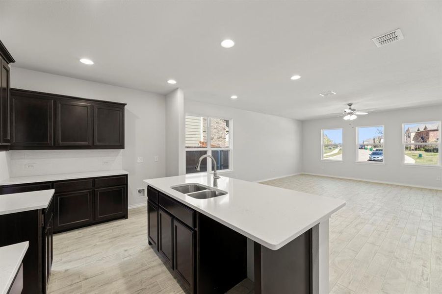 12. 3709 Jade - Kitchen (3)