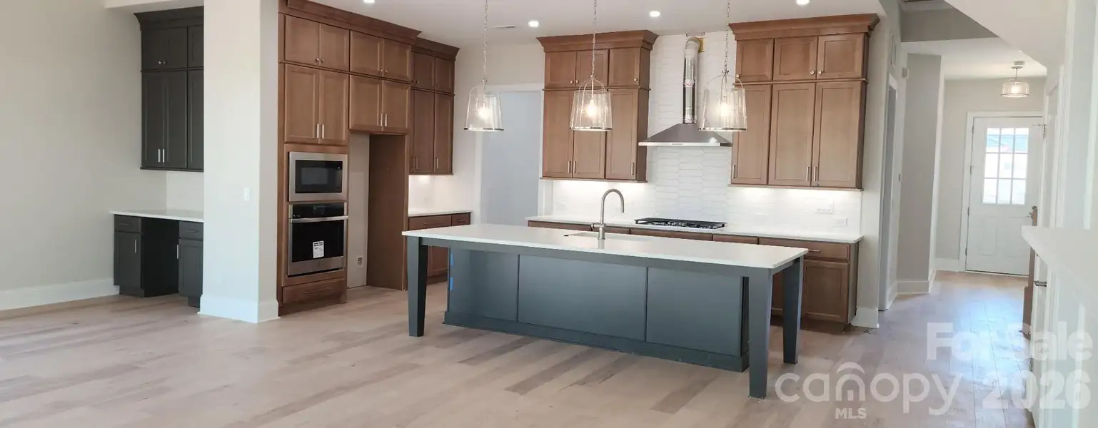 Gorgeous, Open Kitchen