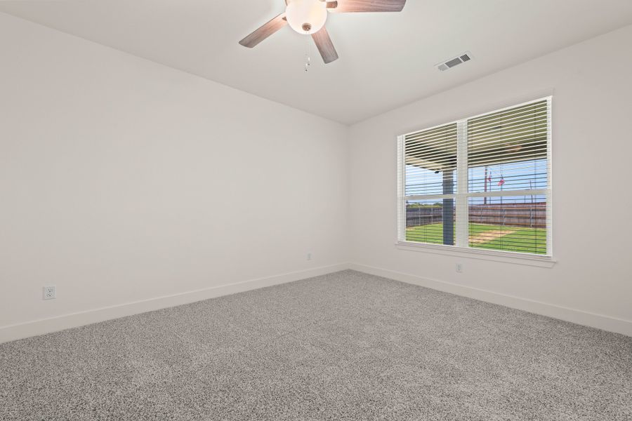 Spacious, unfurnished interior of a new home in Liberty Oaks, Waco (Image 14).