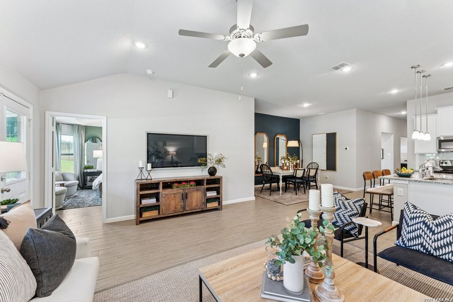 Furnished interior view inside a new home in Cinco Lakes, San Antonio (Image 26).