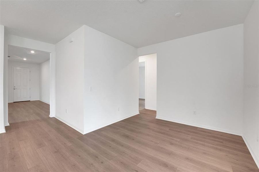Spacious, unfurnished interior of a new home in Tuscan Hills, Dade City (Image 19).