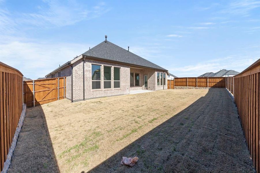 27. 3135 Fisher - Back (2)