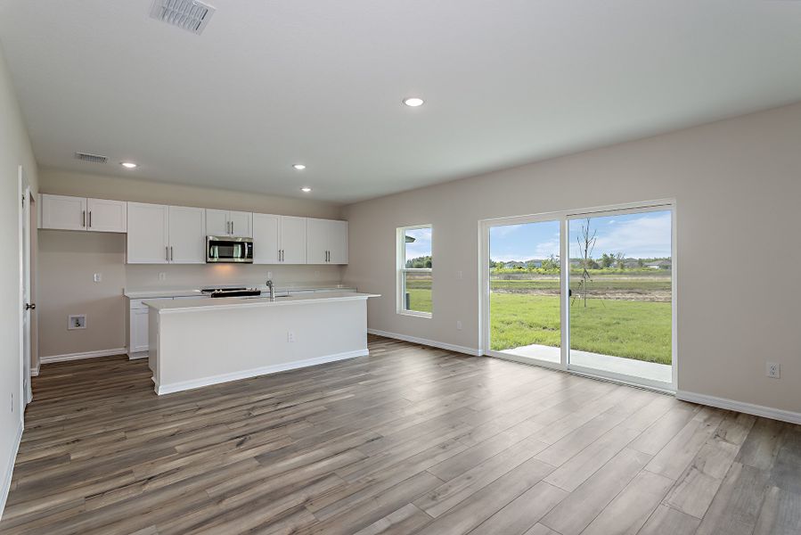 Spacious, unfurnished interior of a new home in Pasadena Ridge, Dade City (Image 9). Spacious, unfurnished interior of a new home in Pasadena Ridge, Dade City (Image 9).