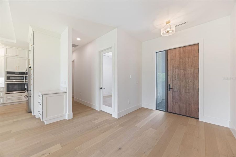 Spacious, unfurnished interior of a new home in , Tarpon Springs (Image 22). Spacious, unfurnished interior of a new home in , Tarpon Springs (Image 22).