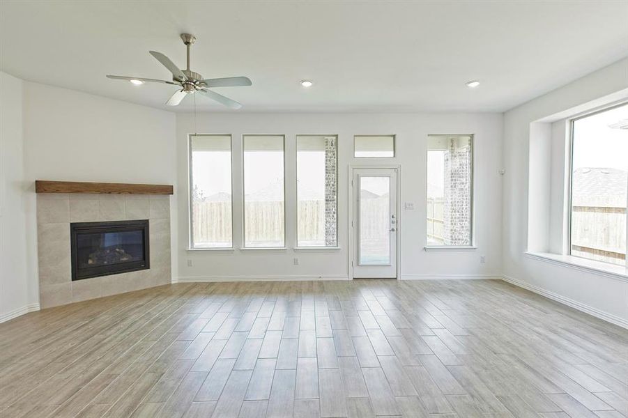 Spacious, unfurnished interior of a new home in Preserve at Honey Creek, McKinney (Image 24).
