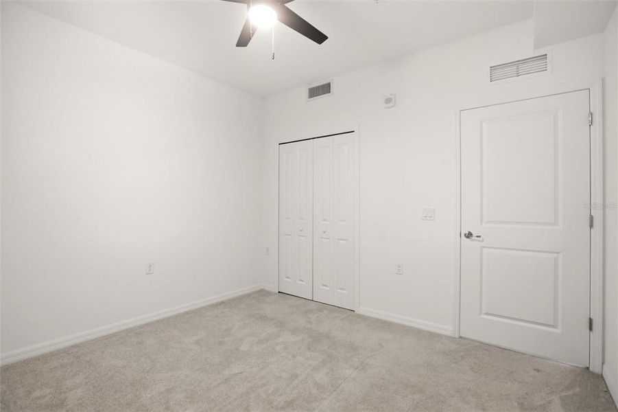 Spacious, unfurnished interior of a new home in , Punta Gorda (Image 34).