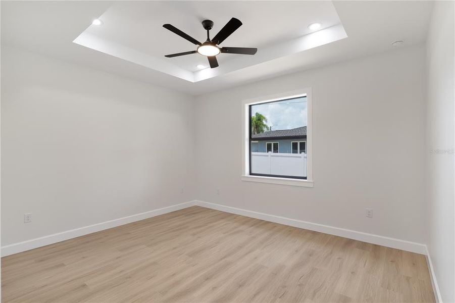 Spacious, unfurnished interior of a new home in , Venice (Image 14).
