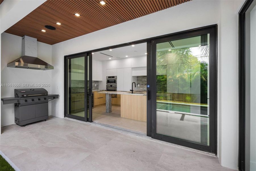 Exterior details and patio area of a home in , Miami (Image 27).