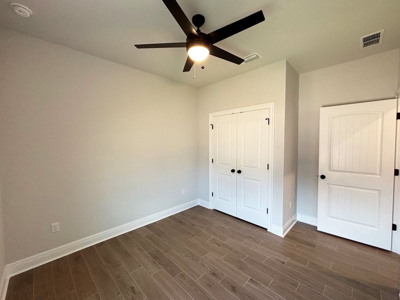 Spacious, unfurnished interior of a new home in Sentinel Ridge, Pace (Image 15). Spacious, unfurnished interior of a new home in Sentinel Ridge, Pace (Image 15).