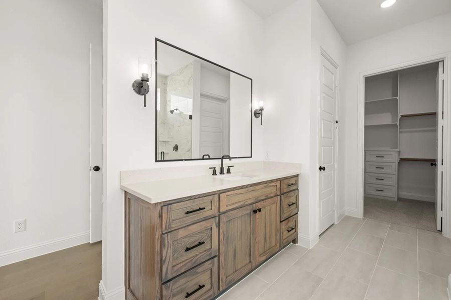 The Eastland II Primary Bath
