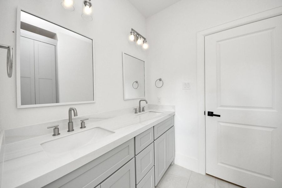 Furnished interior view inside a new home in , Alvin (Image 13). Furnished interior view inside a new home in , Alvin (Image 13).