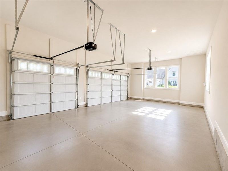 Spacious, unfurnished interior of a new home in , Jefferson (Image 43).