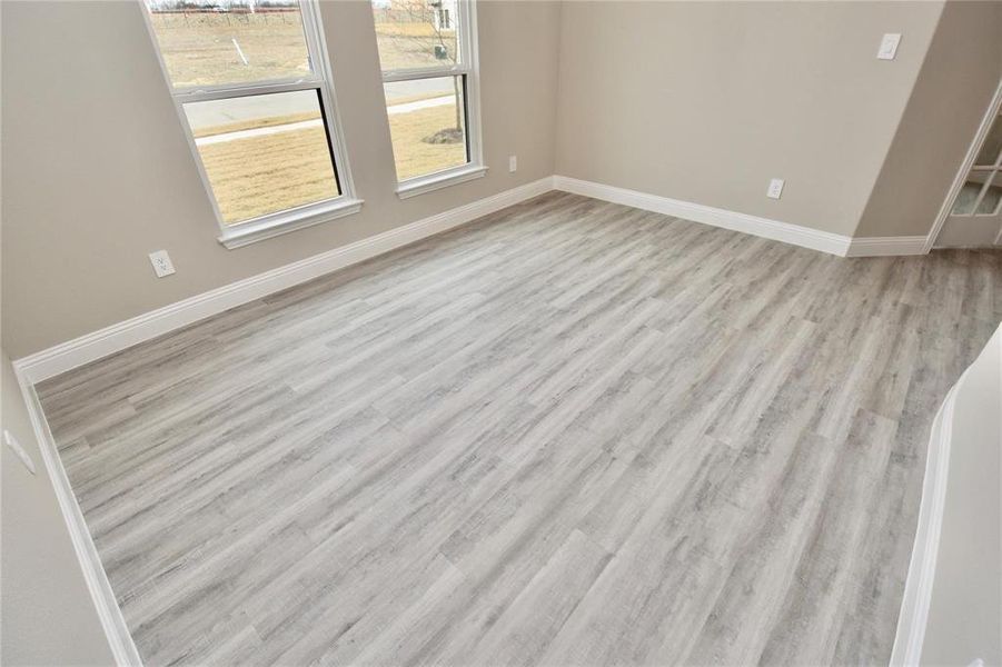 Spacious, unfurnished interior of a new home in , Prosper (Image 22).