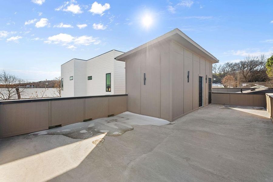 Exterior details and patio area of a home in , Dallas (Image 27).