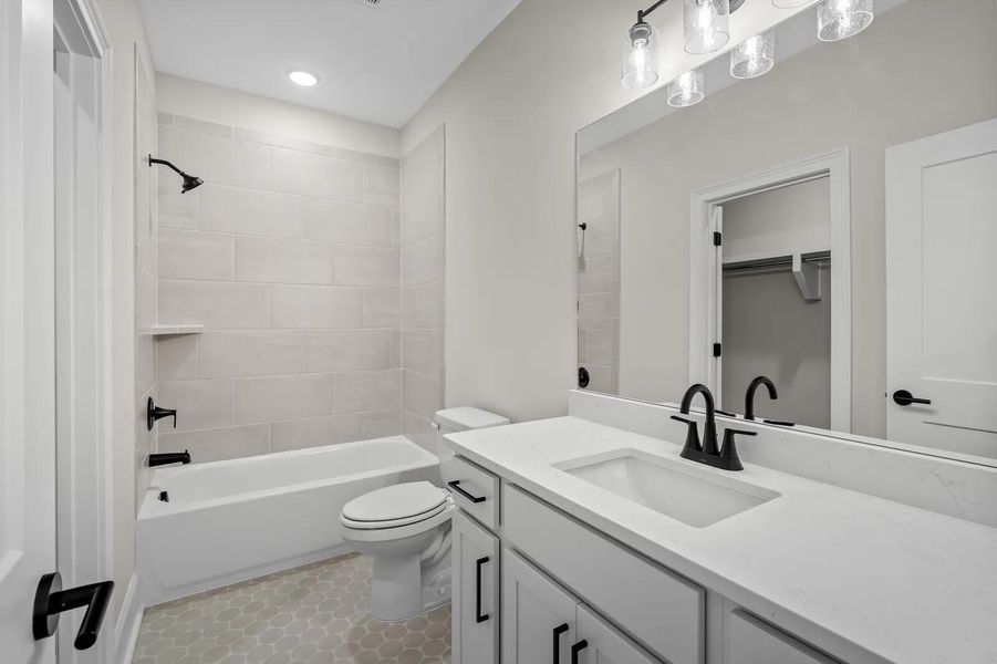 Wilshire A Bathroom 2