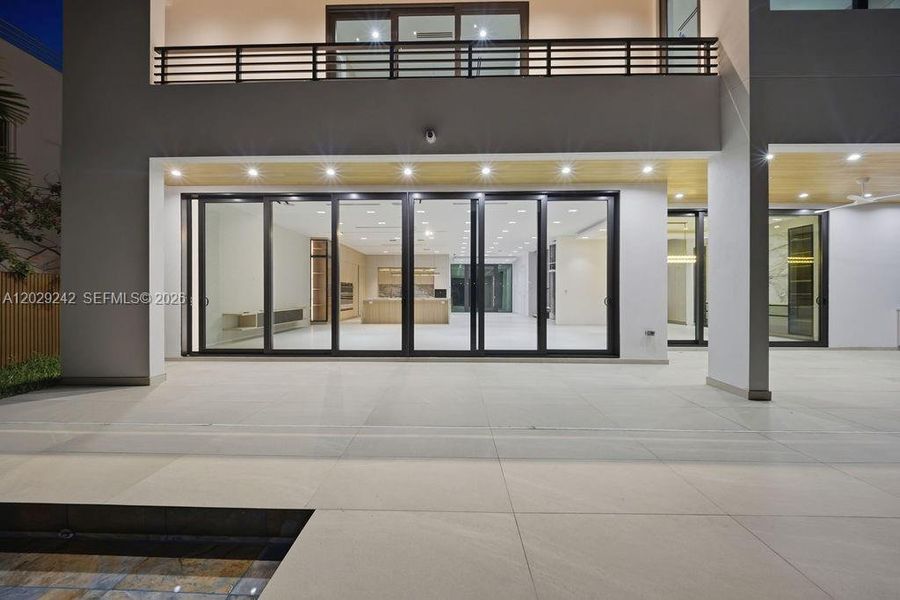 Exterior details and patio area of a home in , Fort Lauderdale (Image 35).