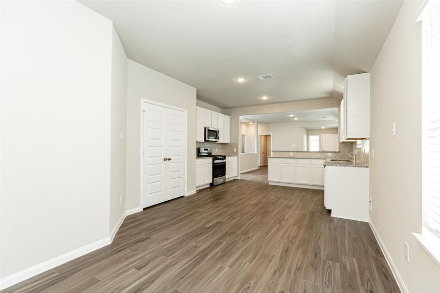 Image 8 of a home in Hunter's Creek. Image 8 of a home in Hunter's Creek.