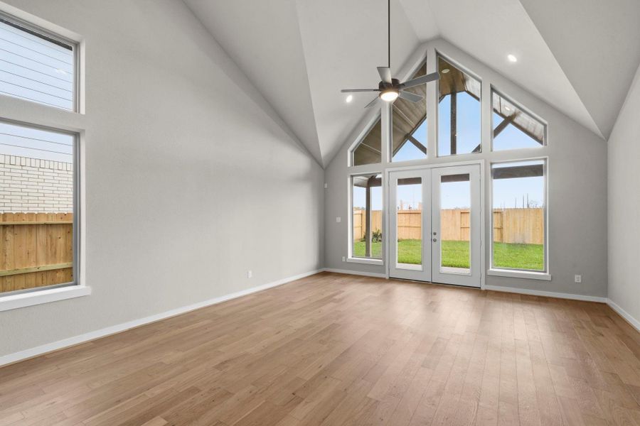 Spacious, unfurnished interior of a new home in Sienna 45', 50', Missouri City (Image 22).