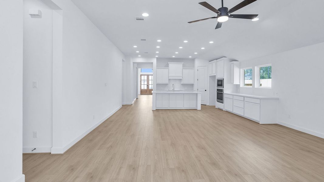 Spacious, unfurnished interior of a new home in Woodhavyn, Magnolia (Image 16).