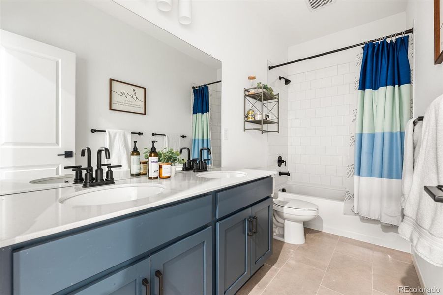 Furnished interior view inside a new home in Harmony, Aurora (Image 8).