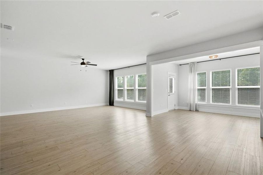 Spacious, unfurnished interior of a new home in Hunters Creek, Flowery Branch (Image 18).