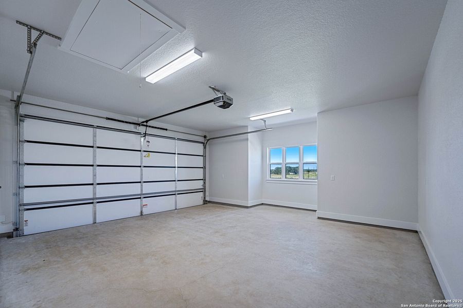Spacious, unfurnished interior of a new home in , Floresville (Image 22). Spacious, unfurnished interior of a new home in , Floresville (Image 22).