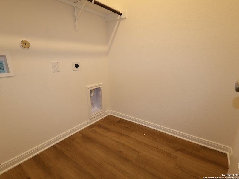 Spacious, unfurnished interior of a new home in Greenspoint Heights, Seguin (Image 20).