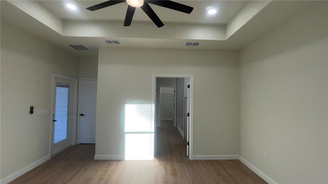 Spacious, unfurnished interior of a new home in , Chiefland (Image 36).