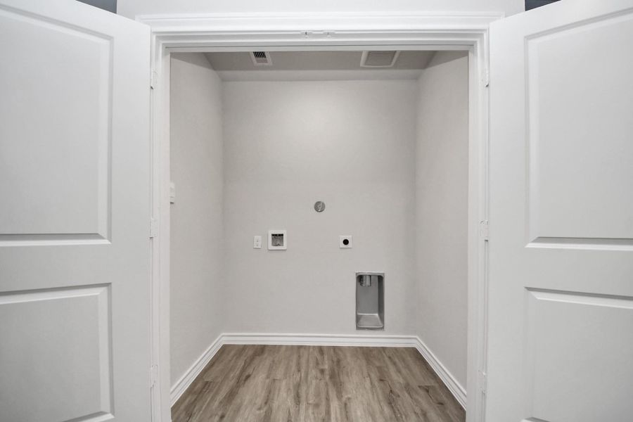 Spacious, unfurnished interior of a new home in The Enclave at Spring Branch, Montgomery (Image 28). Spacious, unfurnished interior of a new home in The Enclave at Spring Branch, Montgomery (Image 28).