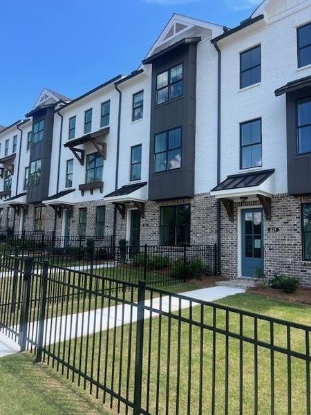 Image 35 of a home in Palisades Townhomes.