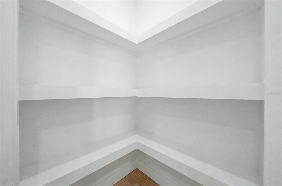 Spacious, unfurnished interior of a new home in , Sebring (Image 22).