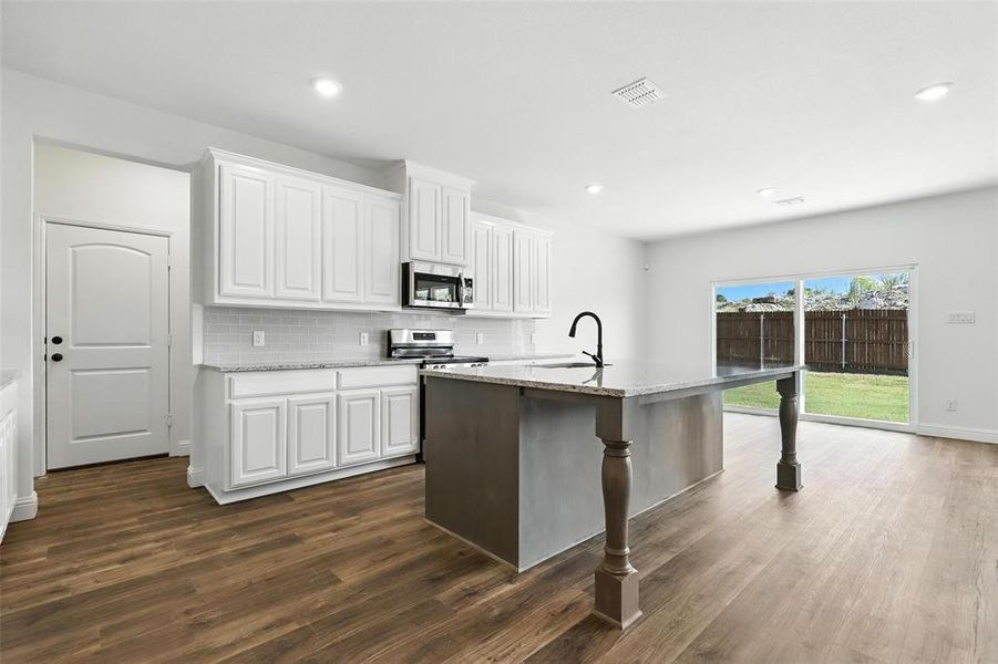 Furnished interior view inside a new home in Stoneview, Glen Rose (Image 13). Furnished interior view inside a new home in Stoneview, Glen Rose (Image 13).
