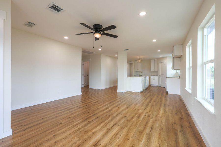 Spacious, unfurnished interior of a new home in , Cleveland (Image 29).