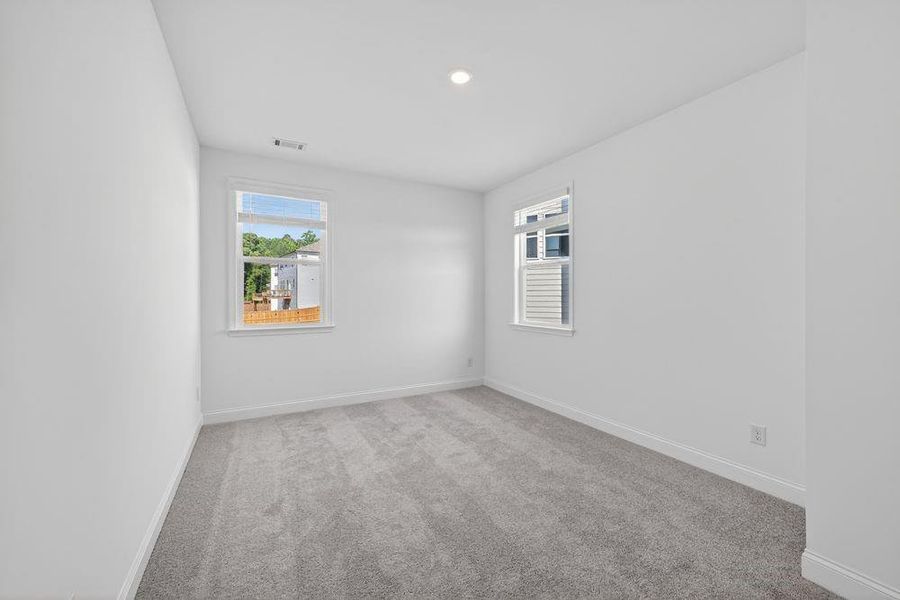 Spacious, unfurnished interior of a new home in Bennett Farm, Loganville (Image 28).