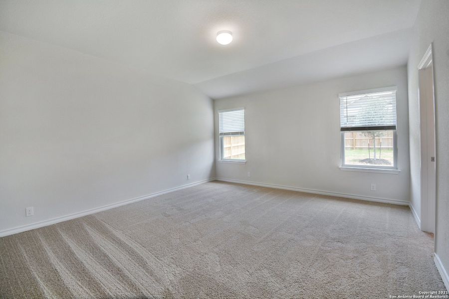 Spacious, unfurnished interior of a new home in The Canyons at Amhurst, San Antonio (Image 10). Spacious, unfurnished interior of a new home in The Canyons at Amhurst, San Antonio (Image 10).