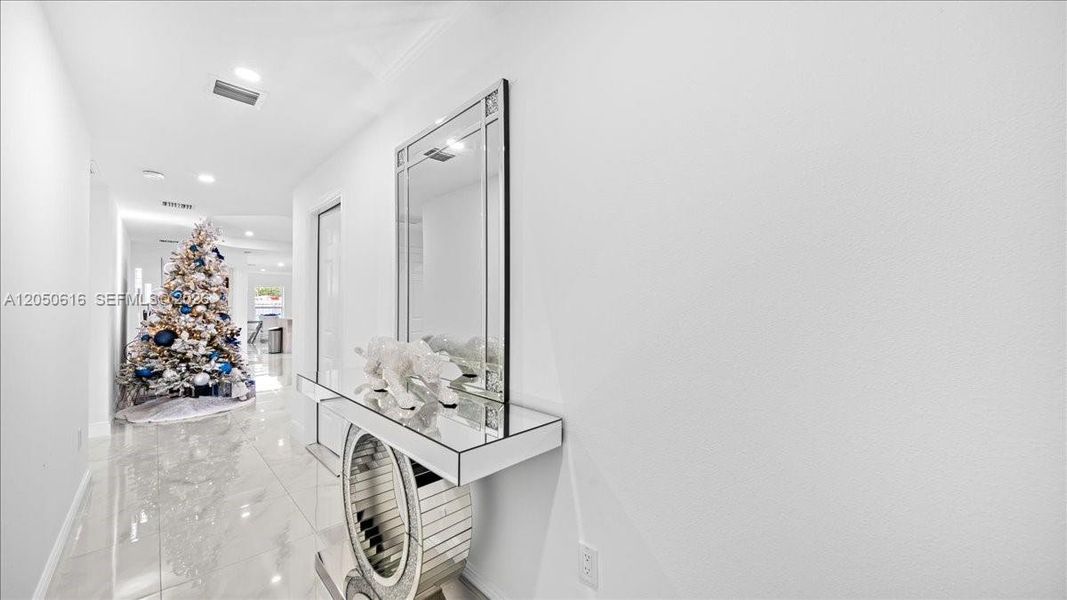 Furnished interior view inside a new home in , West Palm Beach (Image 7).